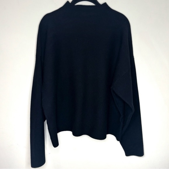 Zyia Onyx Asana Black Sweater - Picture 4 of 6